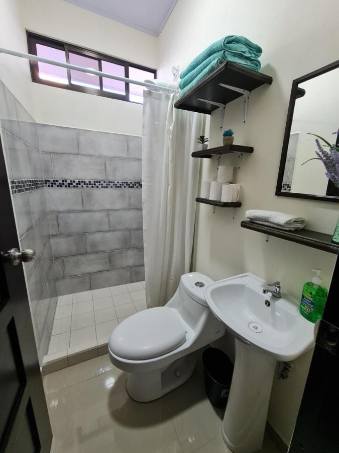 Apartamentos Ave Del Paraiso Alajuela Exteriör bild