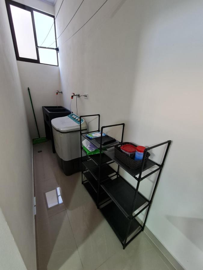 Apartamentos Ave Del Paraiso Alajuela Exteriör bild