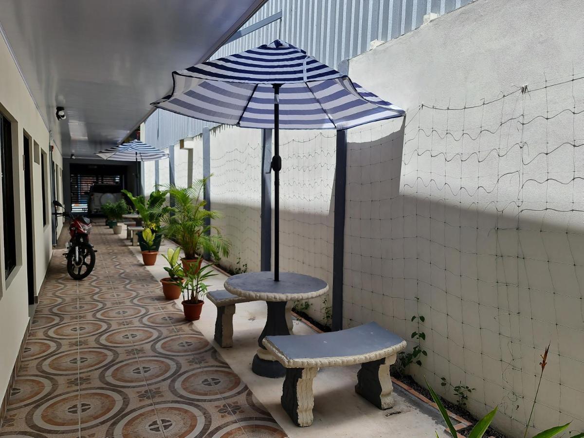 Apartamentos Ave Del Paraiso Alajuela Exteriör bild